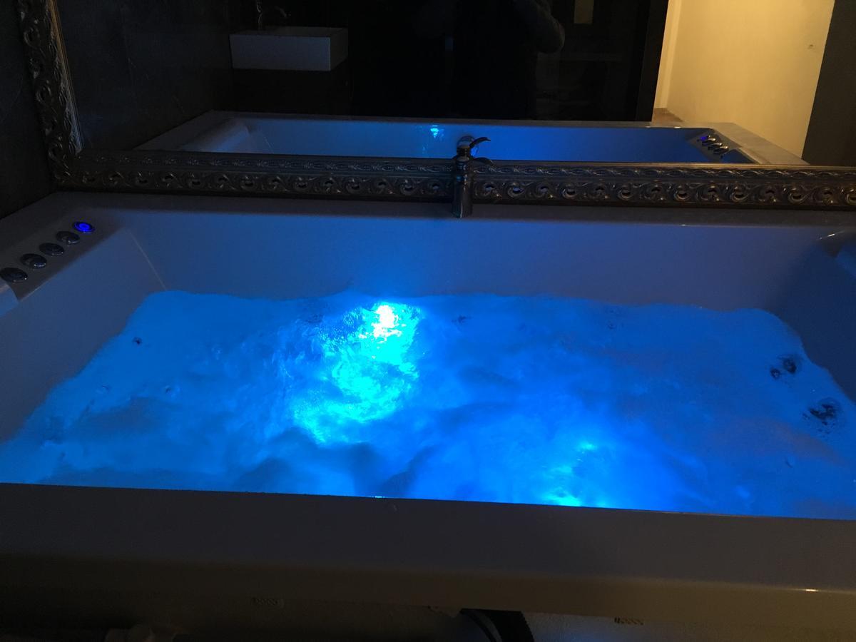 Central Business Apartments Jacuzzi Belgrado Buitenkant foto
