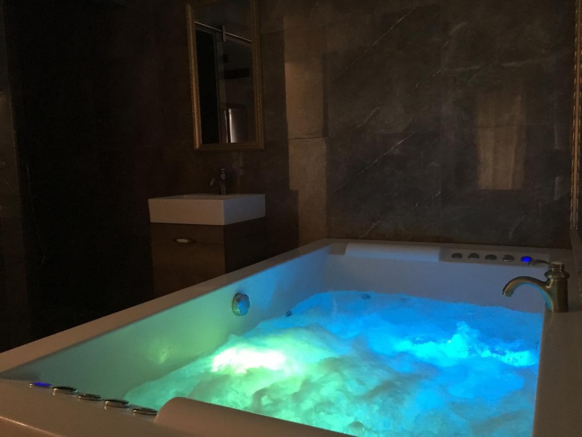 Central Business Apartments Jacuzzi Belgrado Buitenkant foto