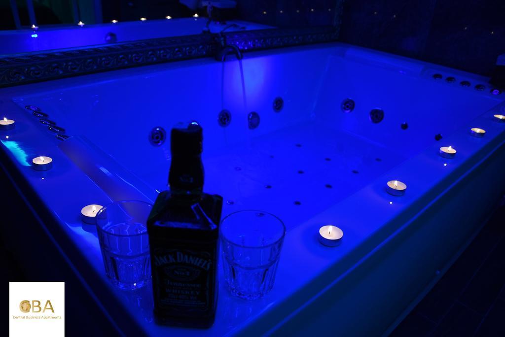 Central Business Apartments Jacuzzi Belgrado Kamer foto